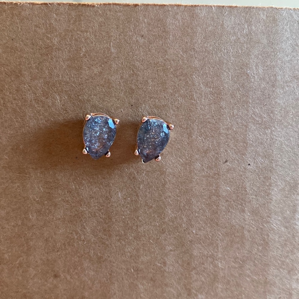 These earrings are so pretty